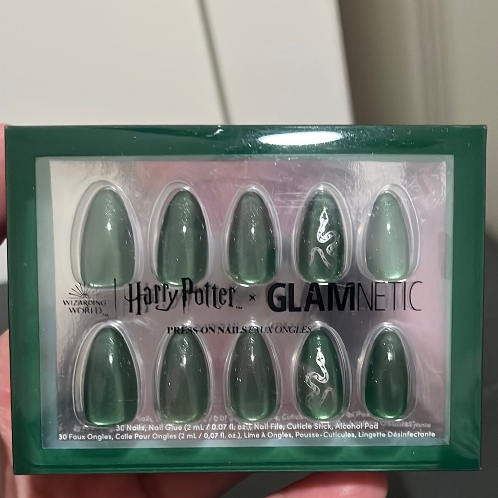 Harry Potter x Glamnetic Green Press-On Nails